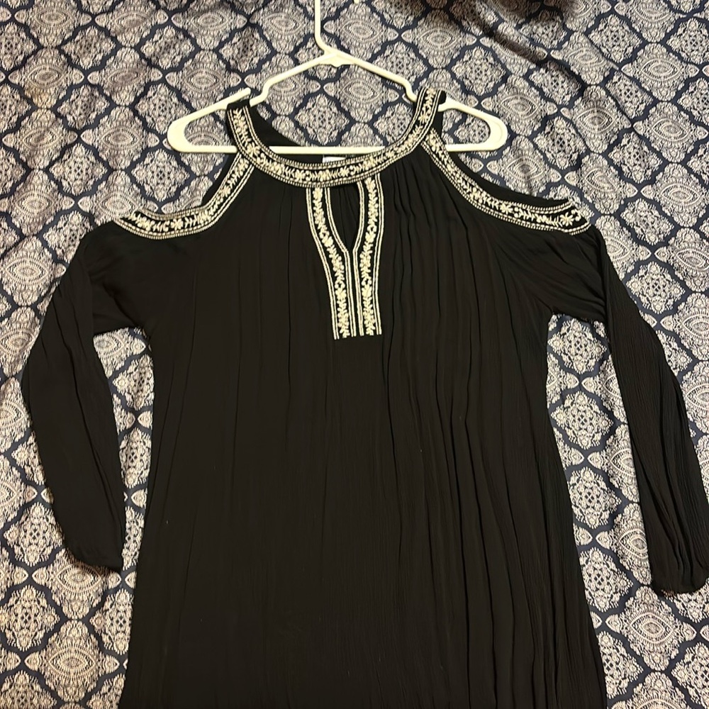 Time & Tru black gauze long-sleeve cold-shoulder dress